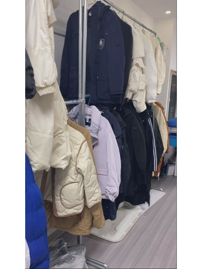 冬季的衣服干洗價(jià)格還是比較高的