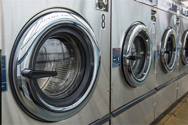 正在工作中的洗衣機(jī) 正在工作中的洗衣機(jī)