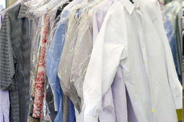 衣服洗好后一定要套個(gè)袋子防止落灰 衣服洗好后一定要套個(gè)袋子防止落灰