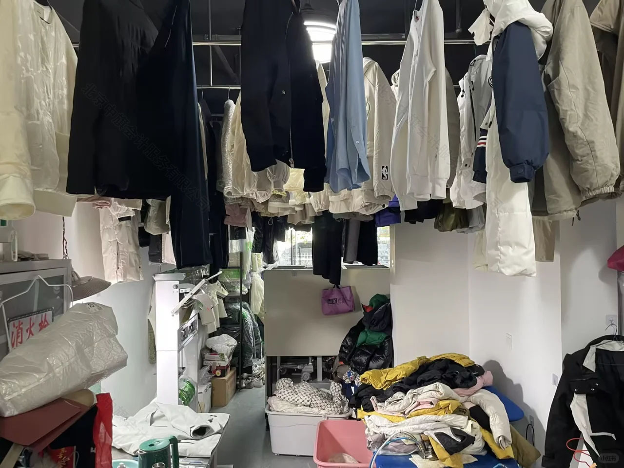 已經(jīng)洗干凈了，現(xiàn)在是掛起來了一部分