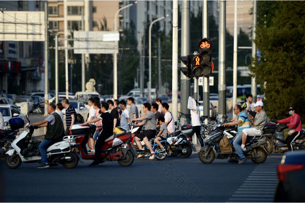 北京出行便利還是電動(dòng)車.jpg 北京出行便利還是電動(dòng)車.jpg