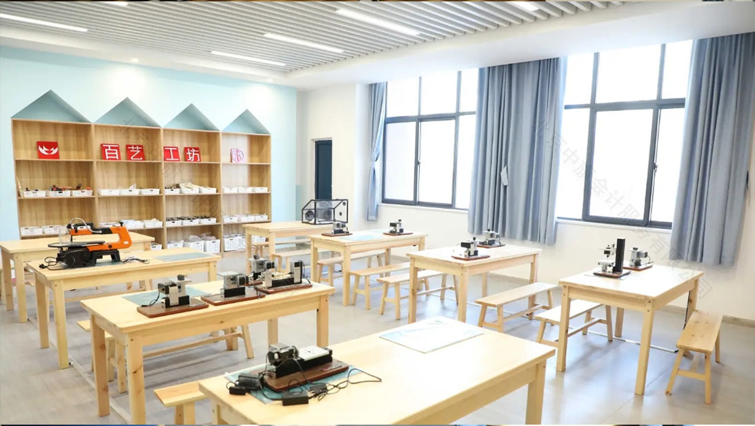 學(xué)校準(zhǔn)備的手工課.jpg 學(xué)校準(zhǔn)備的手工課.jpg