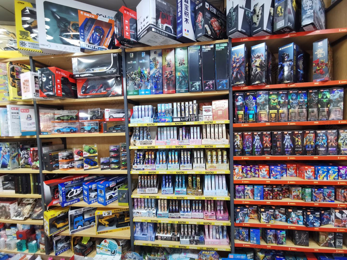 晨光旗艦店店內(nèi)的擺設(shè).jpg 晨光旗艦店店內(nèi)的擺設(shè).jpg