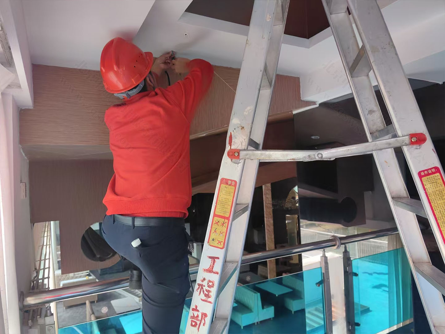 安裝消防噴淋系統(tǒng)用.jpg 安裝消防噴淋系統(tǒng)用.jpg