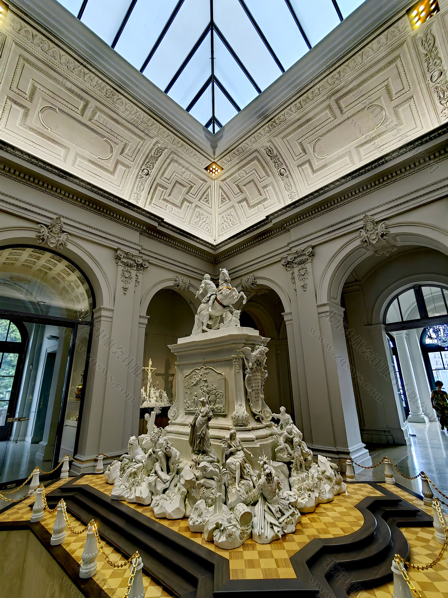 非常又藝術(shù)氛圍的畫廊.jpg 非常又藝術(shù)氛圍的畫廊.jpg