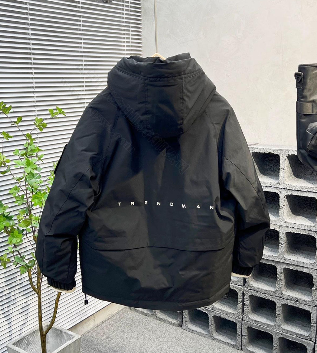 在網(wǎng)上看到的羽絨服.jpg 在網(wǎng)上看到的羽絨服.jpg