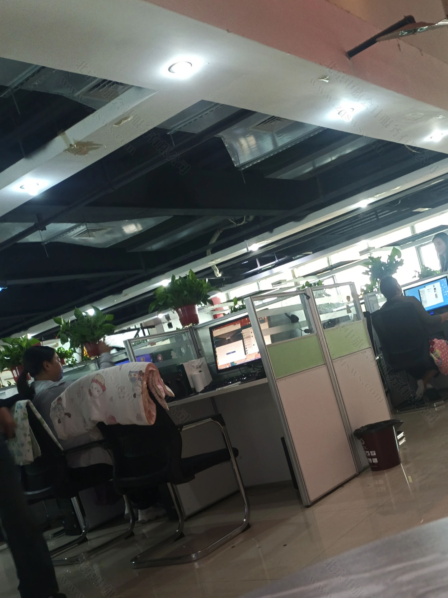 電話客服.jpg 電話客服.jpg