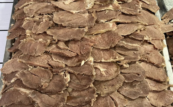 這是我們大集上賣的羊肉.jpg 這是我們大集上賣的羊肉.jpg