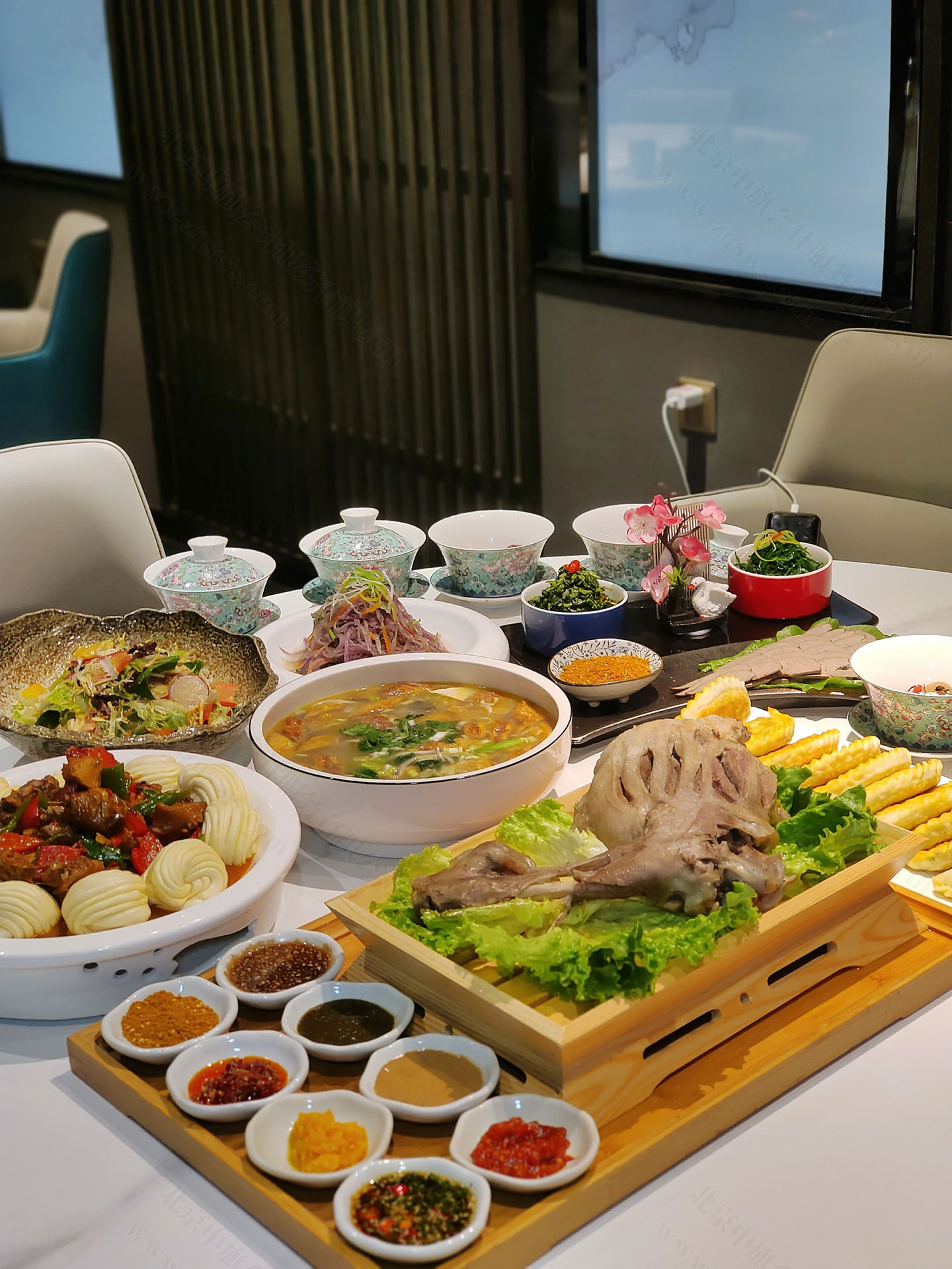 這家清真餐廳還是比較有特色的.jpg 這家清真餐廳還是比較有特色的.jpg