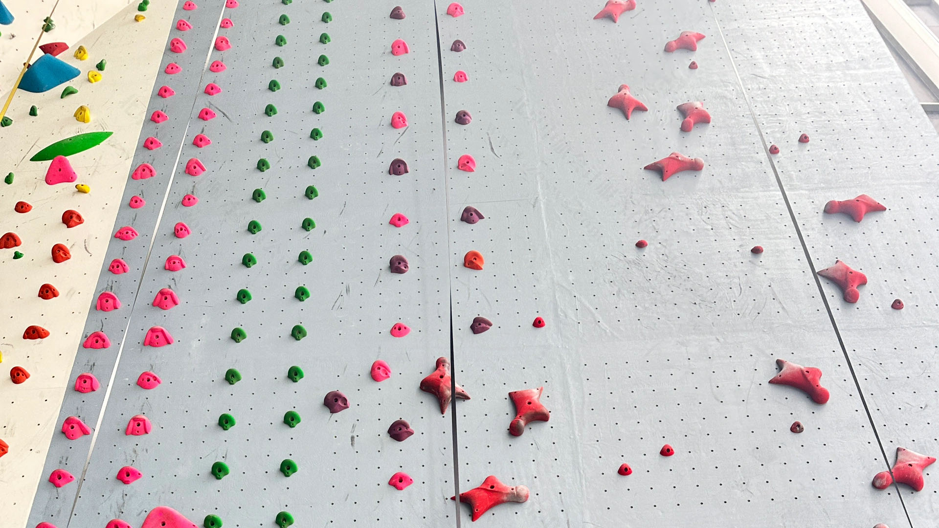 攀巖區(qū)域.jpg 攀巖區(qū)域.jpg