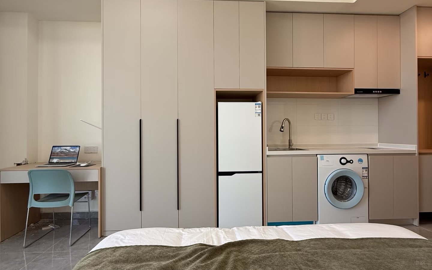 租房所帶的電器一應(yīng)俱全