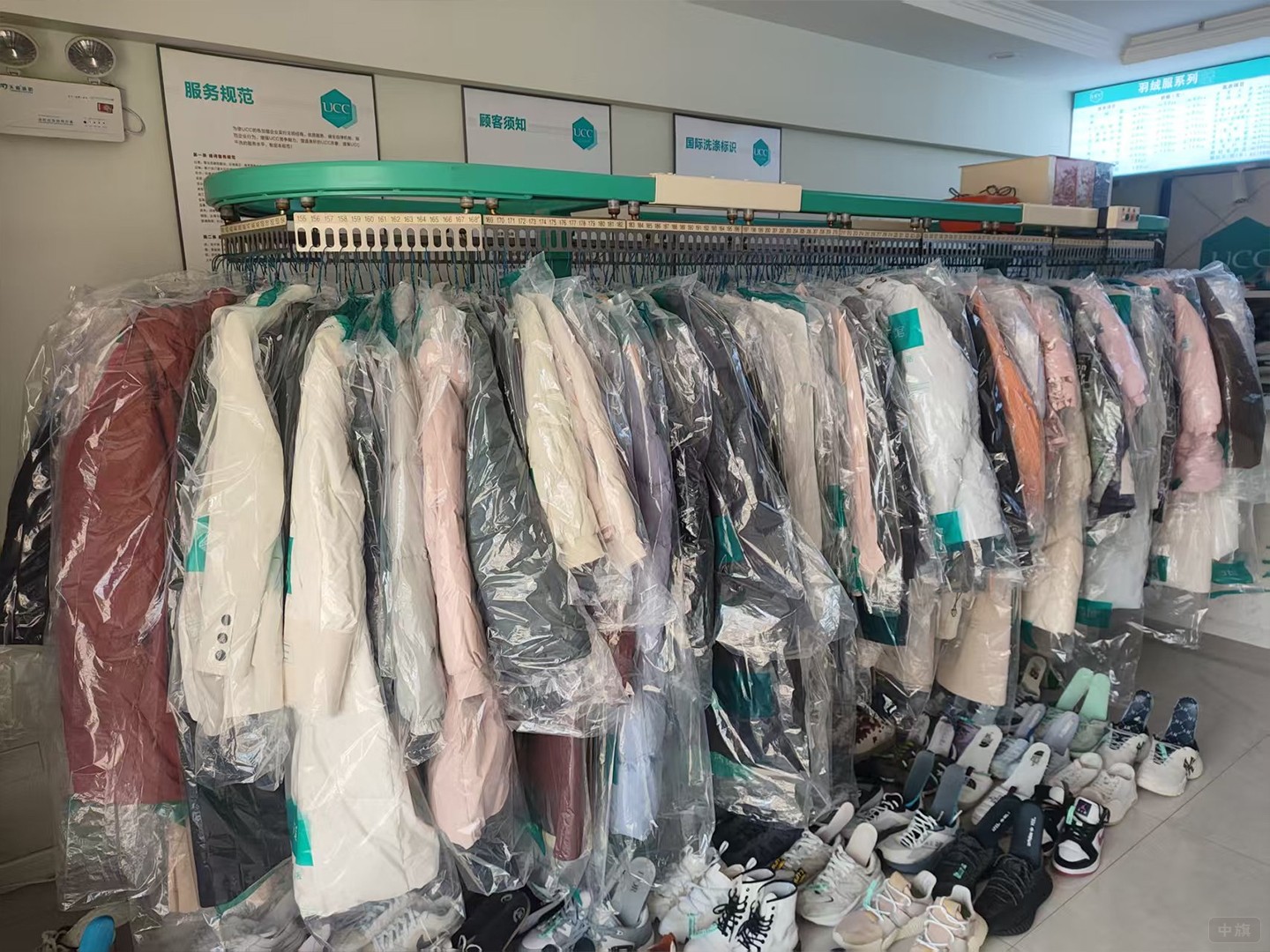 清洗后掛著的衣服 清洗后掛著的衣服