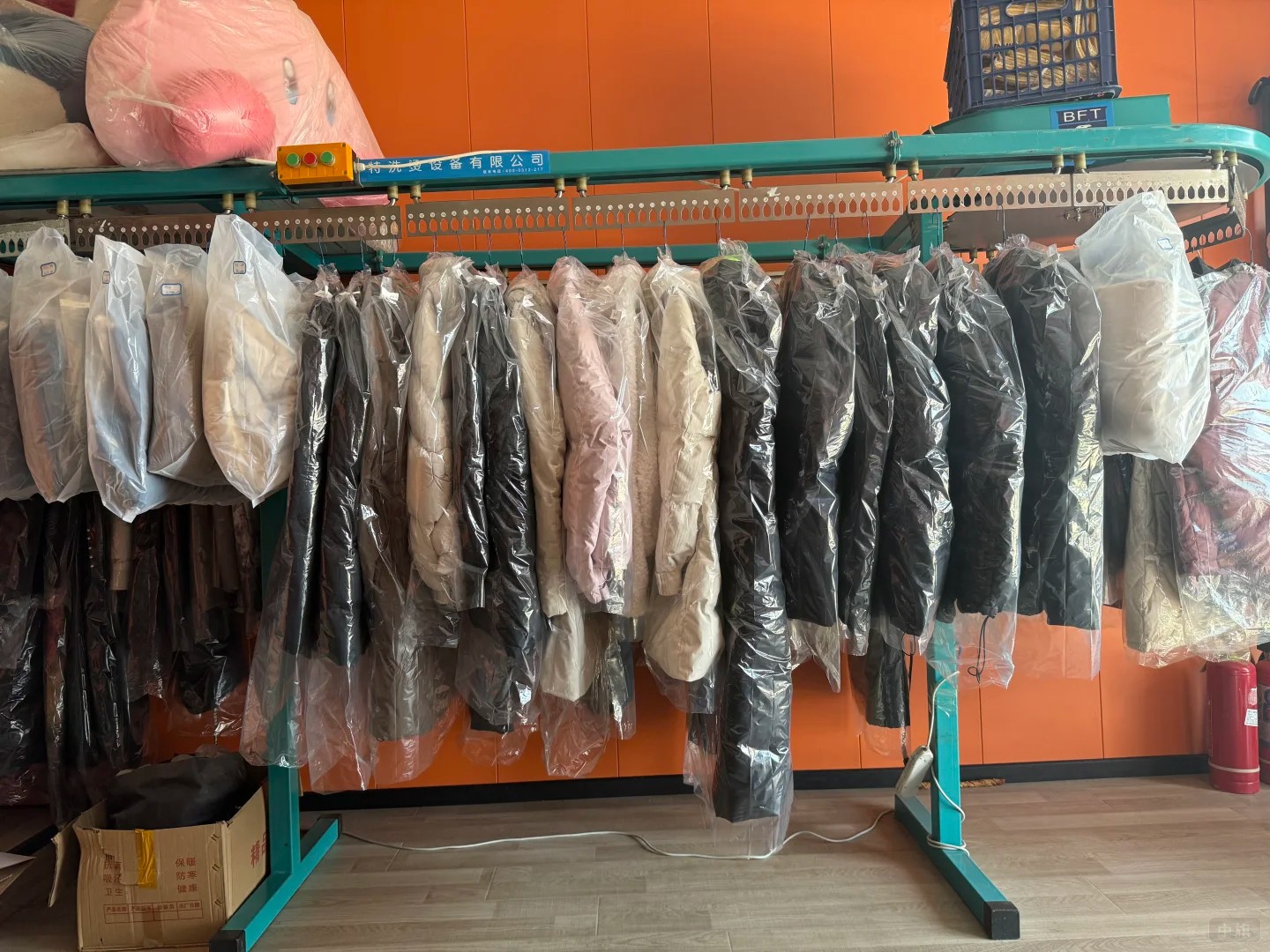 干洗店晾衣設(shè)備 干洗店晾衣設(shè)備