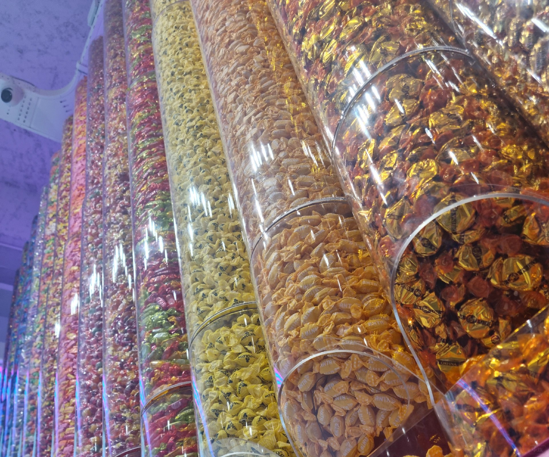 往下放糖果的設(shè)備 往下放糖果的設(shè)備