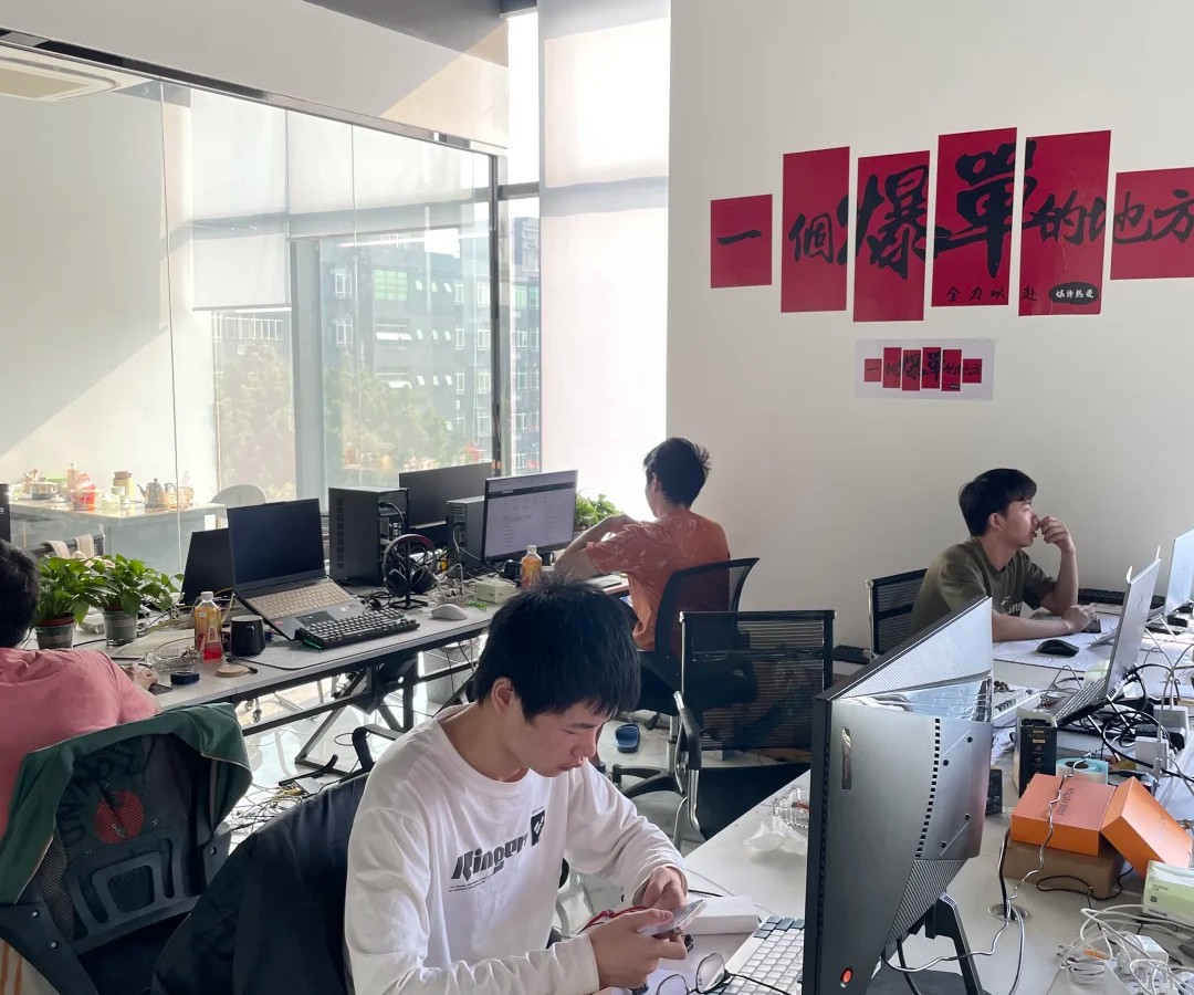 某電子上午公司的人員配比 某電子上午公司的人員配比