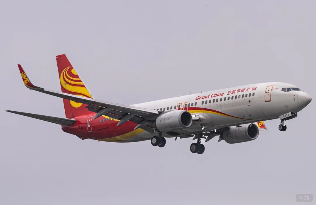 天上飛的飛機 天上飛的飛機