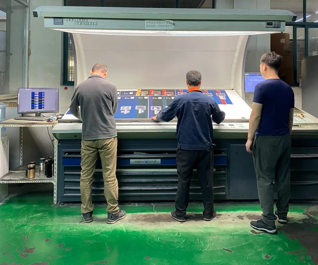 傳統(tǒng)印刷現(xiàn)場工作圖片 傳統(tǒng)印刷現(xiàn)場工作圖片