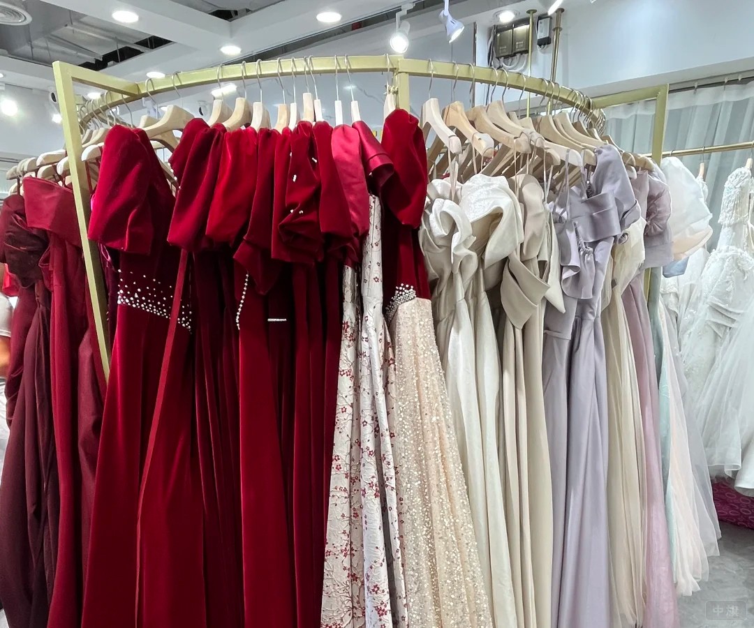 這里也是婚紗選樣間 這里也是婚紗選樣間