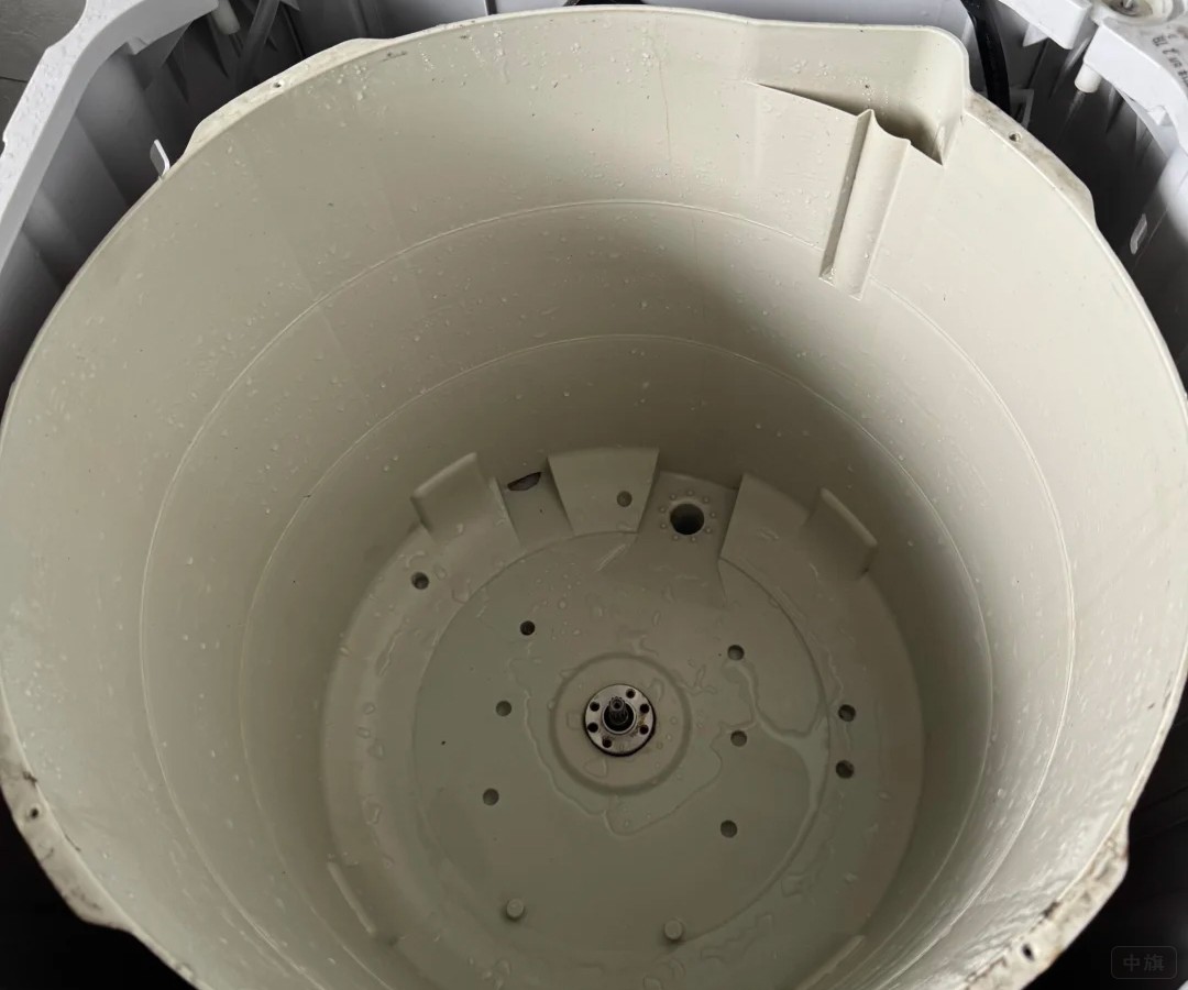 專業(yè)的清洗師傅干的就是干凈，這是清洗完之后的滾筒